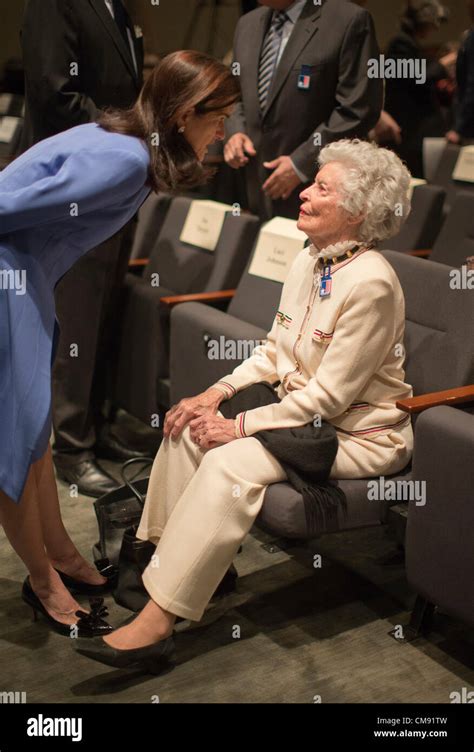 Annie Glenn Wife Of Astronaut And Us Senator John Glenn Talks With