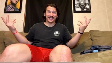 St Texan Shows Off Ass ThisVid