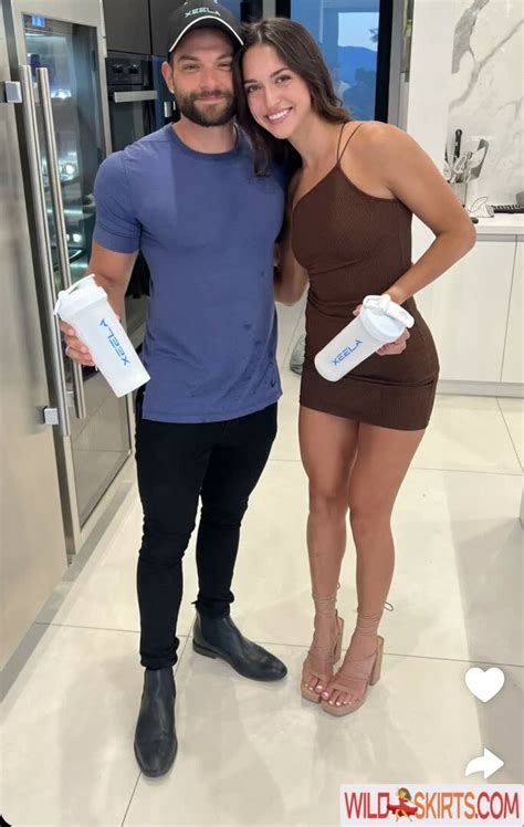 Builtbybells Bellabumzy Builtbybellls Nude OnlyFans Instagram Leaked Photo