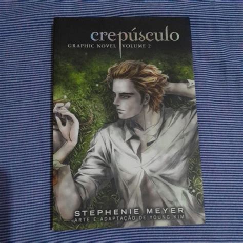 Crepúsculo Graphic Novel Volume 2 - Crepúsculo Graphic novel Vol 2 - USADO | Shopee Brasil