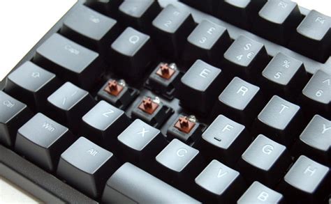 Ducky 2108S Zero Cherry MX Brown Mechanical Keyboard Review | eTeknix