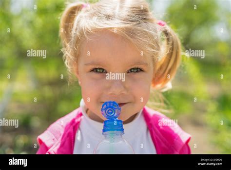 Fille Mignonne Banque De Photographies Et Dimages à Haute Résolution