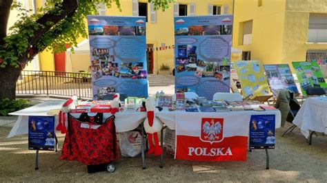 Miesi C Europy Festimove Maja Stowarzyszenie Francusko