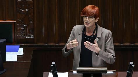 Elżbieta Rafalska Minister pracy i polityki społecznej w rządzie Beaty