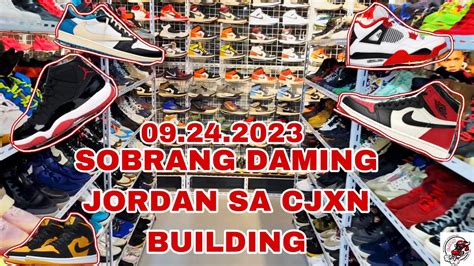 Isang Buong Building Puno Ng Jordan At Sapatos Sa Laspinas Dagsaan Na