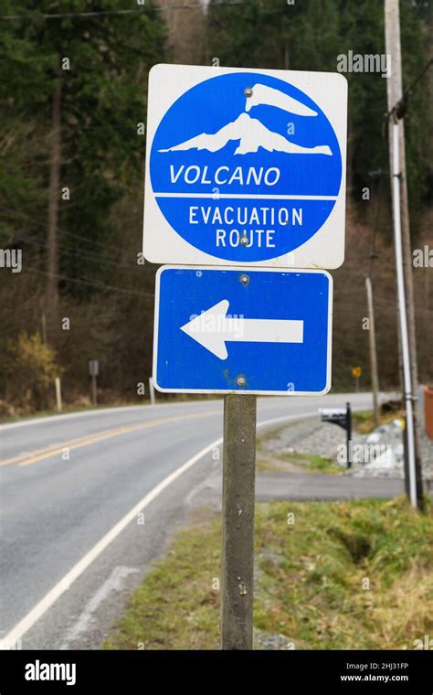 Volcano evacuation route washington hi-res stock photography and images ...