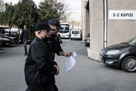 Hataydaki Depremde Yıkılan Binanın Müteahhidi Mehmet Özat Ankarada Yakalandı