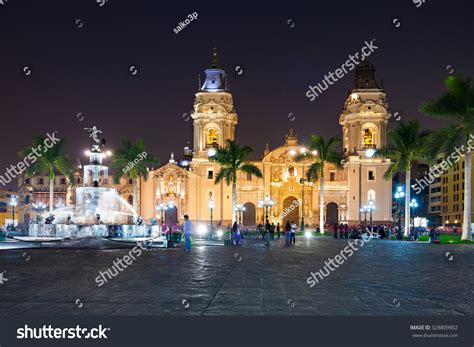 848 en la categoría «Catedral de lima noche» de fotos e imágenes de ...