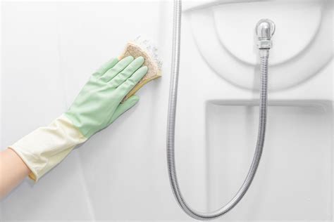 How To Clean A Fiberglass Shower 2 Easy Ways