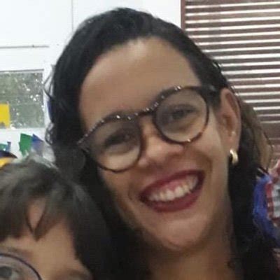 J Lia Rocha On Twitter Hoje Minha Filha Cheirou Meu Bra O E Disse