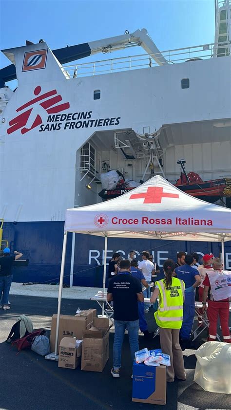 La Nave Geo Barents In Porto A Bari A Bordo Migranti Soccorsi Nel