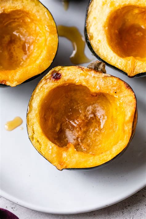 Roasted Acorn Squash – WellPlated.com