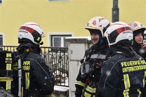 Notruf L St Feuerwehrgro Einsatz Aus Monatsrevue