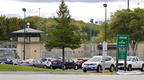 Coronavirus Should Wisconsin Prisons Release Inmates Amid Covid 19