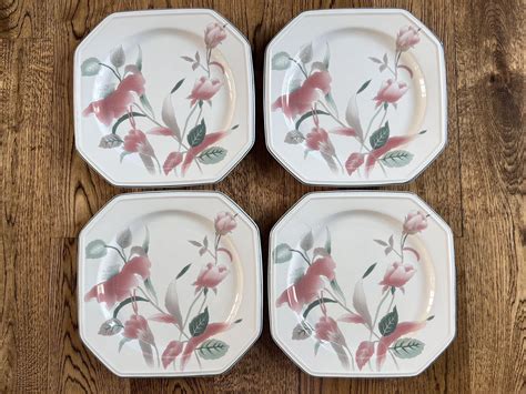 Mikasa Continental Silk Flowers Set Of 4 Or 2 Square Dinner Or Salad