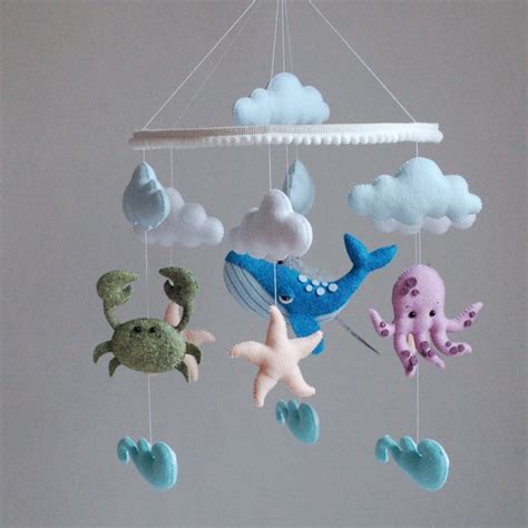 Baleine Mobile De B B De Feutre Dans Les Nuages La P Pini Re Etsy