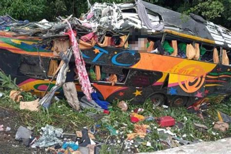 Ascienden A 21 Los Muertos En El Accidente De Autobús En El Sur De Brasil El Diario Ecuador