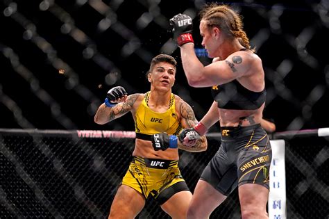 Valentina Shevchenko def. Jessica Andrade at UFC 261: Best photos