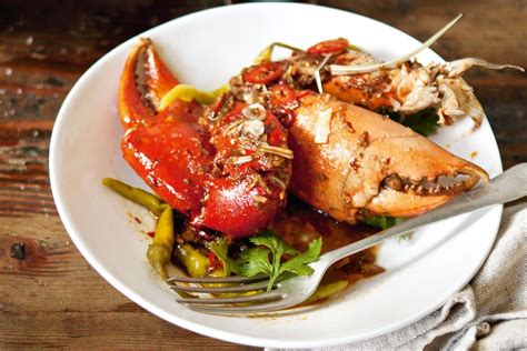 Wok Fried Mud Crab Claws With Tamarind Galangal And Chilli Bean Paste