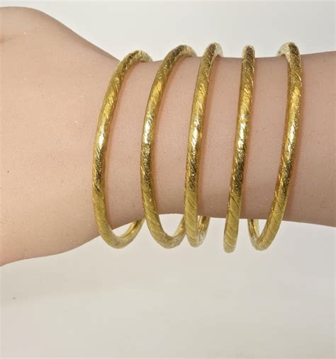 Gold Bangle Bracelets For Sale at 1stdibs