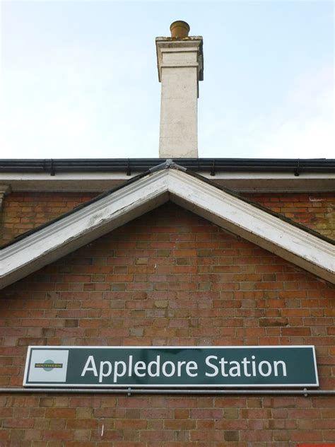 P1030556 Appledore Station SRDemus Flickr