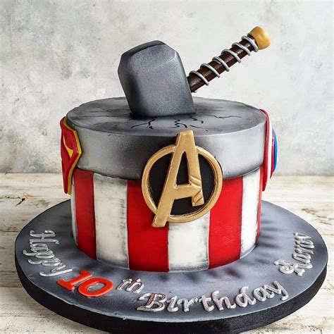 A Birthday Cake For A Superhero Lover This Avengers Cake Has The