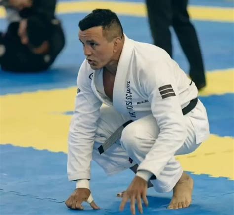 Professor de Jiu Jitsu é preso em Santa Catarina por estupro de