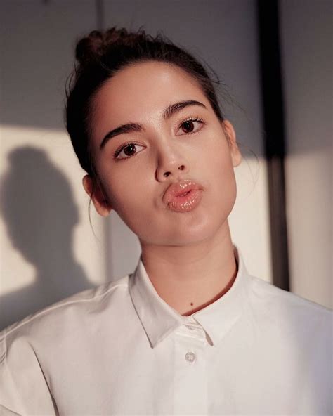 Yaya Urassaya ในปี 2020 ความงาม ใบหน้า นักแสดงหญิง