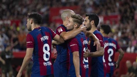 Los jóvenes del Barça Cubarsí y Fermín en la prelista de De