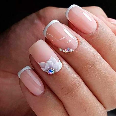 15 Diseños De UÑas Con Flores Decoradas Y Con Piedras