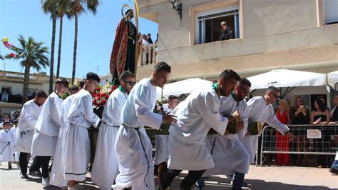 San Juan Y La Virgen Corren Por Las Calles De Turre Para Ver A Cristo