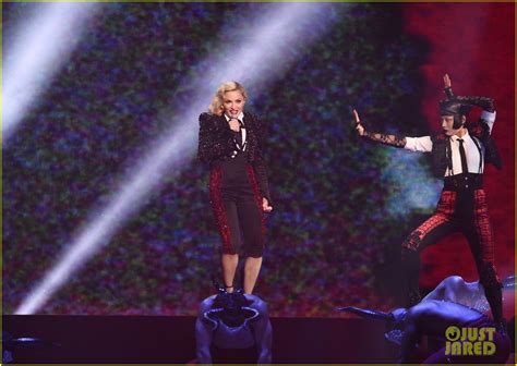 Madonna Shows Triumph Despite Fall In Brit Awards 2015 Performance Video Photo 3314207