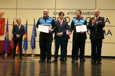 La Junta entrega en El Burgo las 45 medallas al mérito de la Policía