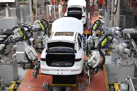 China S Automobile Manufacturing Sector Logs Steady Growth In H1