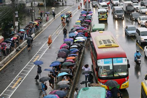 Wet Morning Commute Photos Philippine News Agency