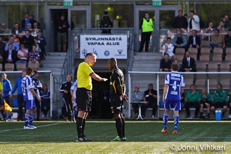 HJK Vs FC Honka Tuomari Puhuttelee Dudua HJK Helsinki 1907 Flickr