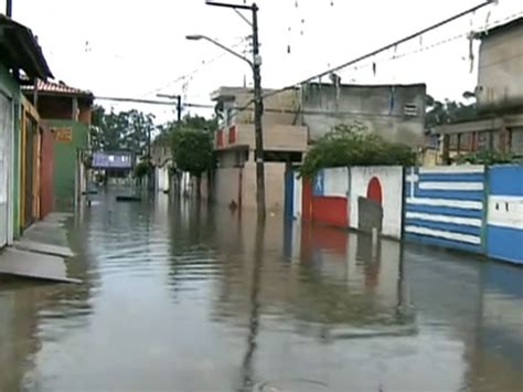 G Ruas Do Extremo Leste De S O Paulo Est O Alagadas H Dias