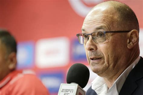 Alfredo Arias Confía En La Mejoría De Independiente Santa Fe Para