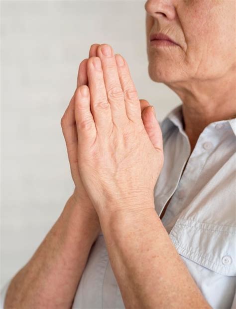 Free Photo Side View Of Woman Praying