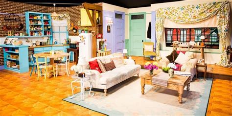 Friends: 10 Hidden Details About Monica And Rachel's Apartment