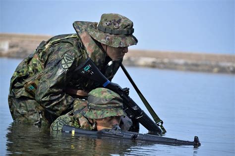 【広報させぼ令和5年1月号】陸上自衛隊相浦駐屯地水陸機動団梨木団長インタビュー／佐世保市役所