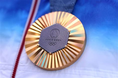 Forbes saiba quanto custa a medalha de ouro das Olimpíadas 2024