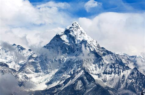 Peak Trash The Summit Of Mount Everest Now Powered By Northrop Grumman