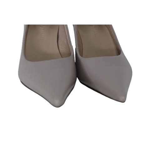 Scarpin Bico Fino Em Couro Salto Grosso 6 CM Nude Spinelli