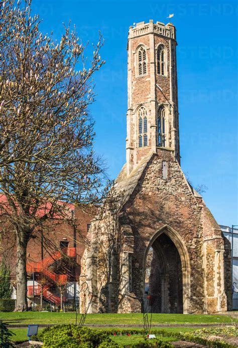 Greyfriars Tower Early Spring In Tower Gardens King S Lynn Norfolk