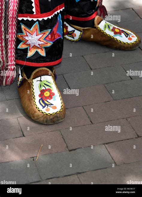 Traditional Native American Moccasins Online