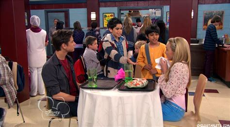 Peyton List / Skai Jackson - Disney's "Jessie"/"Badfellas"" Images ...