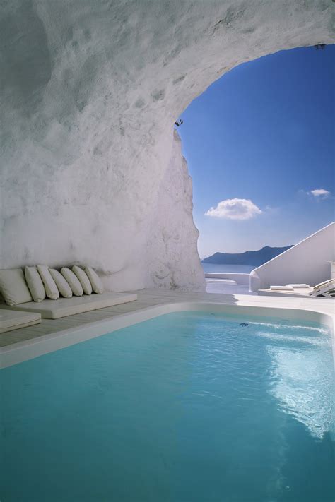 Katikies Hotel Blends Santorini’s Magical...