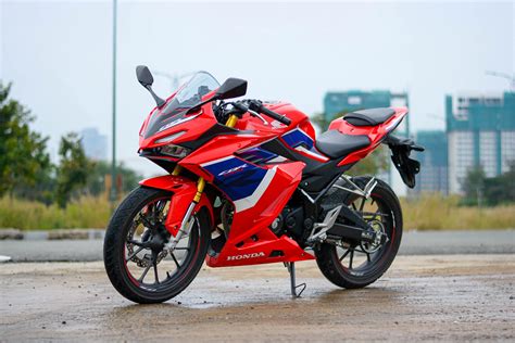 Cập nhật giá CBR150R 2022 mới nhất hiện nay