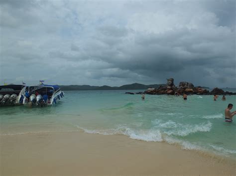 visit tha bo   tha bo tourism expedia travel guide